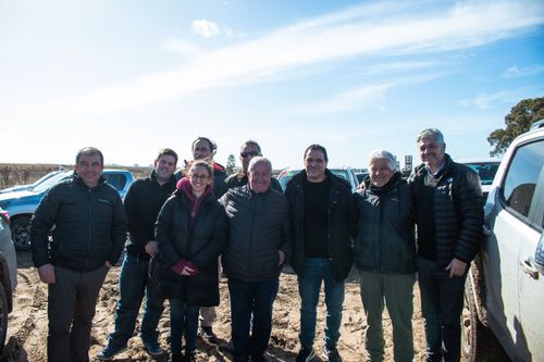 Puerto Quequén profundiza su apoyo al sector productivo con la recuperación de caminos rurales