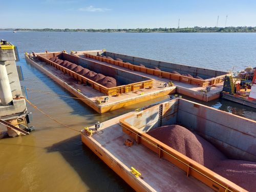Llegó al Puerto de Formosa mineral de hierro desde Corumbá para producir arrabio verde