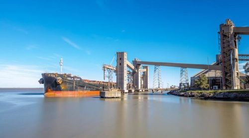 Los despachos de soja desde el Puerto de Bahía Blanca se duplicaron durante el ciclo comercial 2025/26